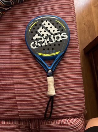 Pala pádel Adidas Essnova