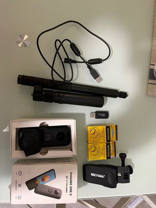 Insta360 ONE X - Action Camera + Accessori