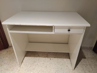 Escritorio Ikea blanco con cajón