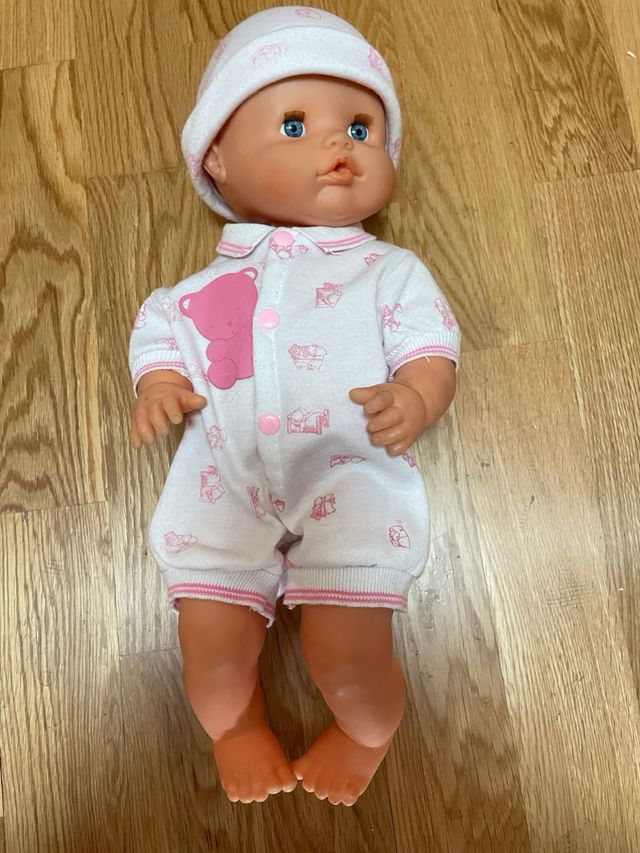 Muñeca Nenuco con accesorios