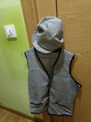 Traje chulapo: chaleco y gorra