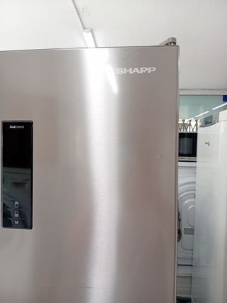 Nevera Sharp Inox 2m - Garantía