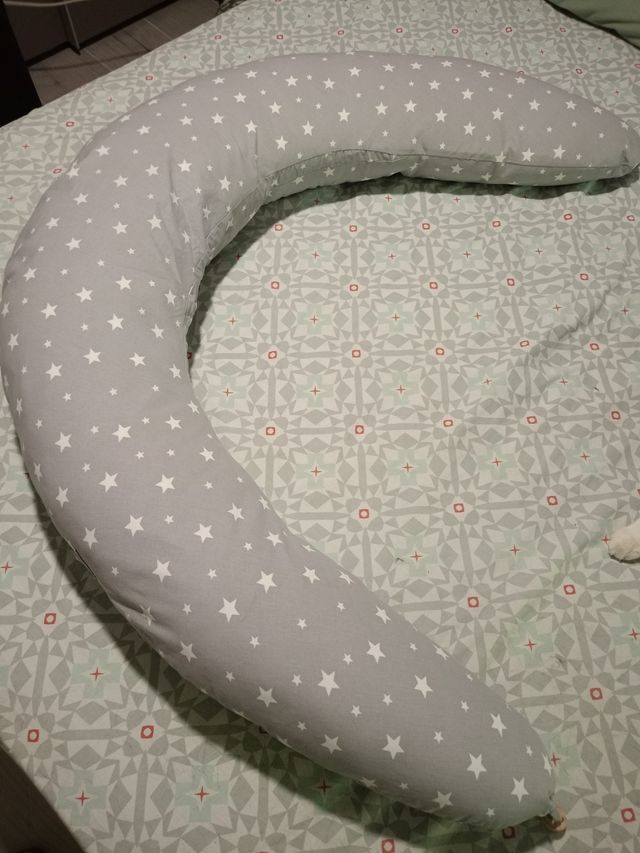 Cojín lactancia estrellas gris