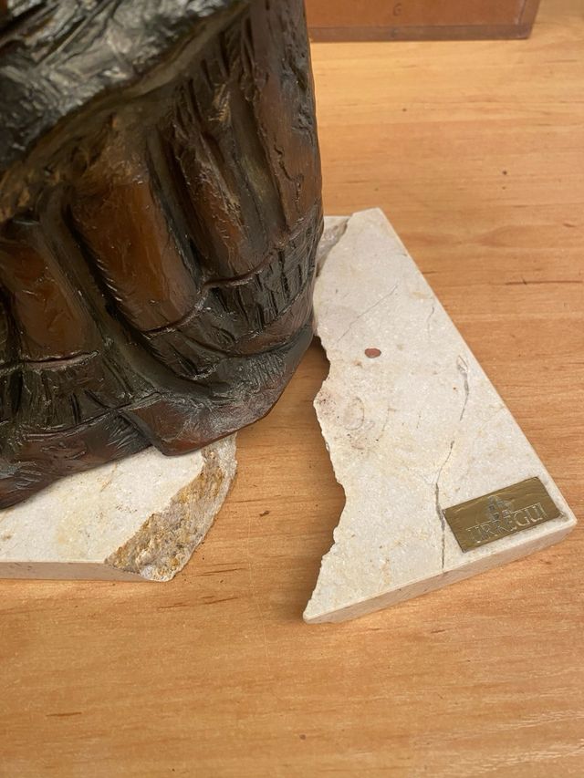 Escultura Menina Urregui bronce