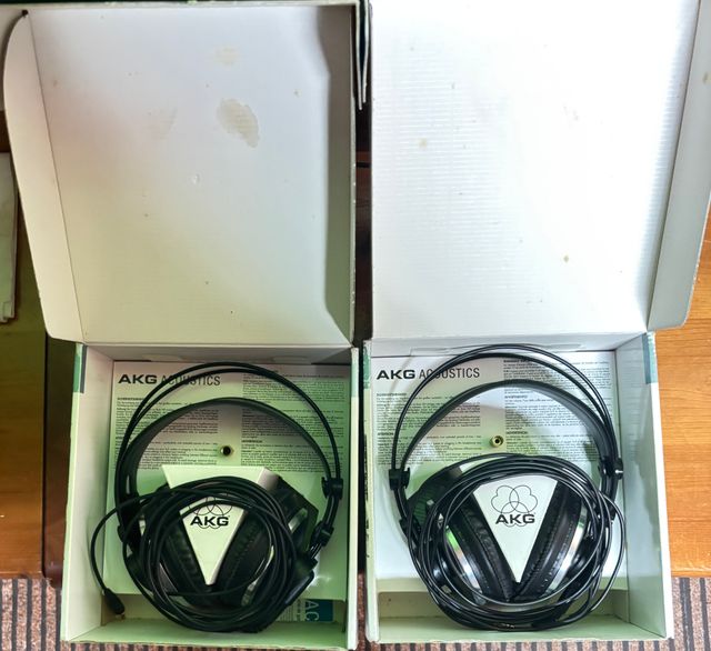 COPPIA DI  Cuffie AKG K271 Studio