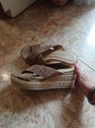 Sandalias de piel  REFRESH marrones - talla 39