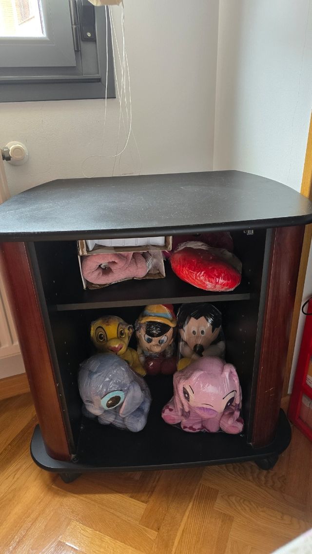 Mesa TV - Mueble TV con ruedas sin los peluches