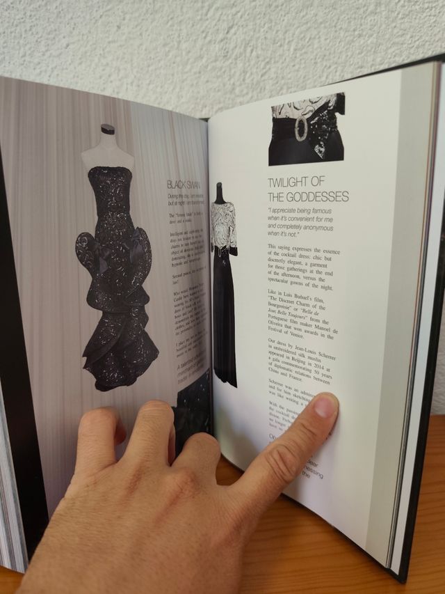 Libro THE SHOW Must Go On