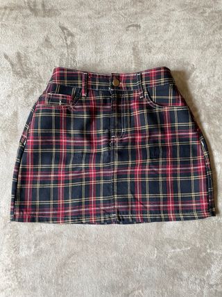 Mini Falda Cuadros de Bershka talla S.