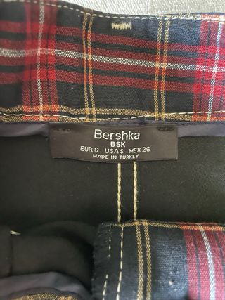 Mini Falda Cuadros de Bershka talla S.