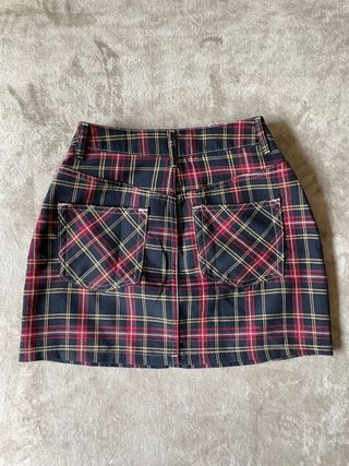 Mini Falda Cuadros de Bershka talla S.