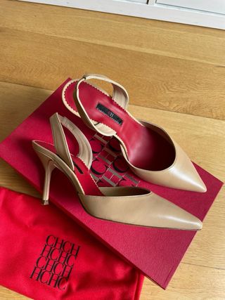 Salones Carolina Herrera Beige Talla 37