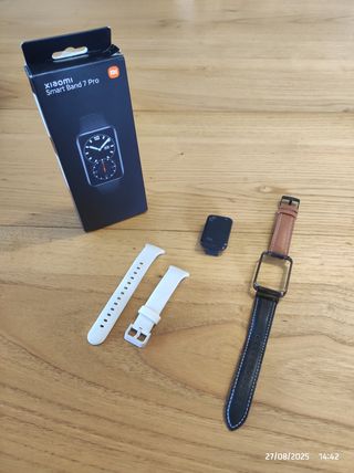 Xiaomi Mi Band 7 Pro con vetrino e cinturini 