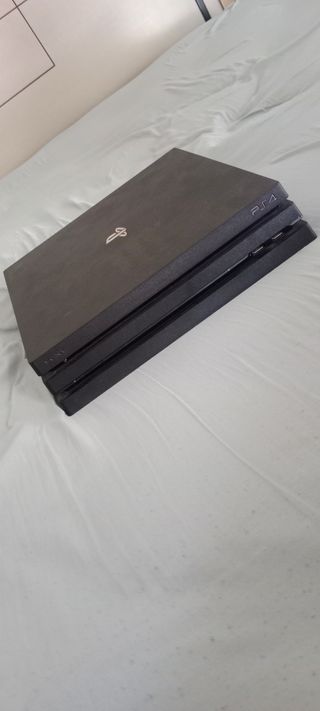 PS4 Pro (PlayStation 4) negra