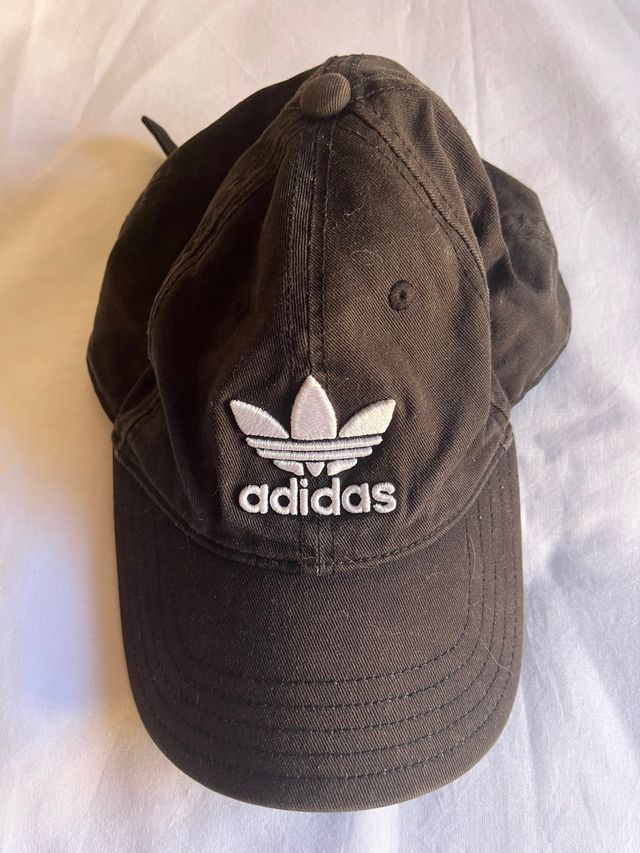 Gorra Adidas negra