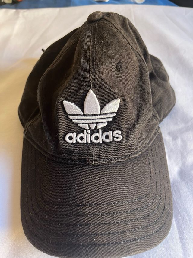 Gorra Adidas negra
