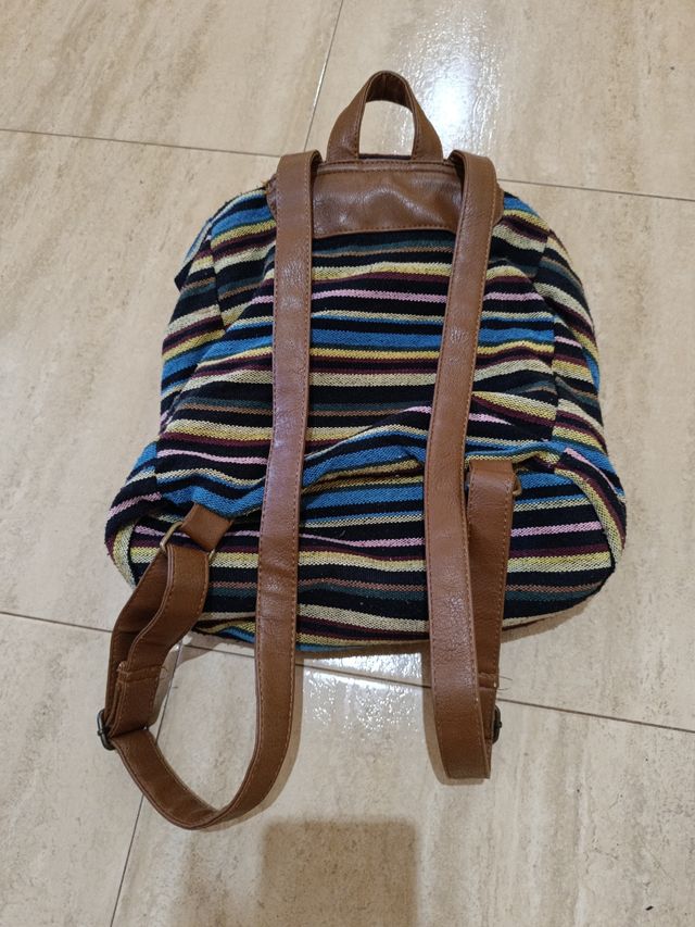 Mochila multicolor rayas