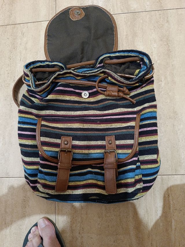 Mochila multicolor rayas