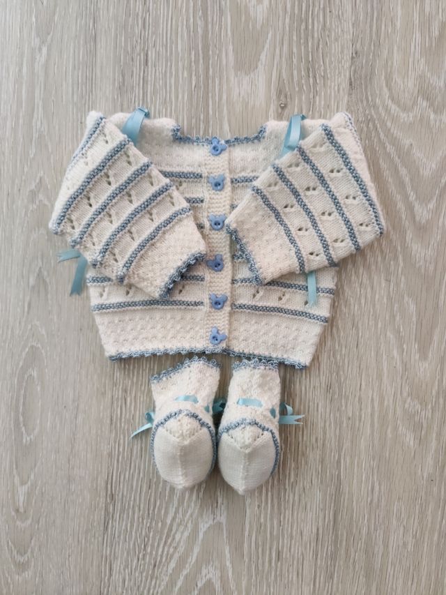 Conjunto bebé recién. Hecho a mano.