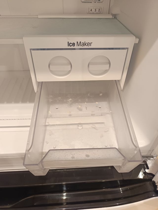 Nevera LG blanca - casi nueva