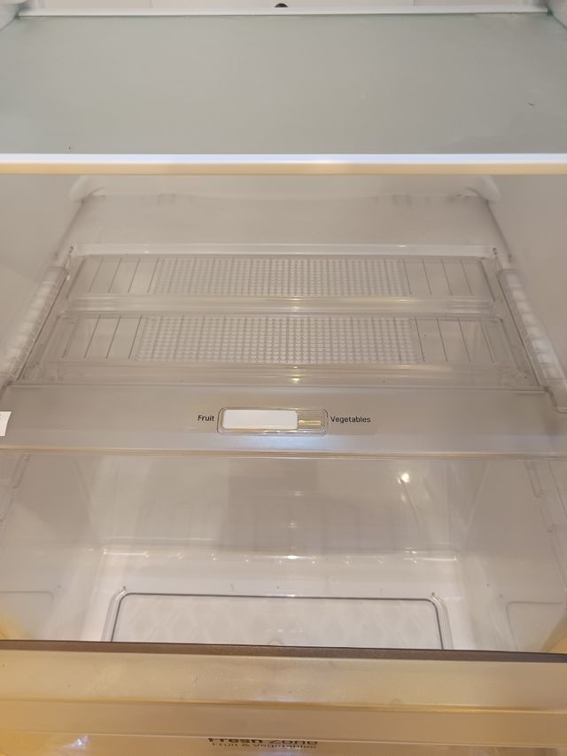 Nevera LG blanca - casi nueva