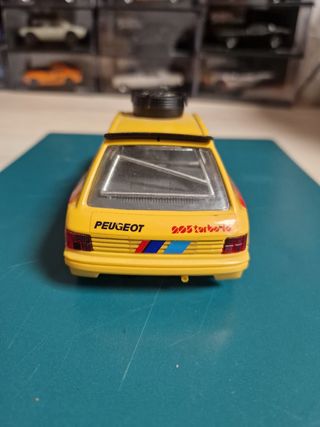 Peugeot 205 Turbo 1:25 Escala