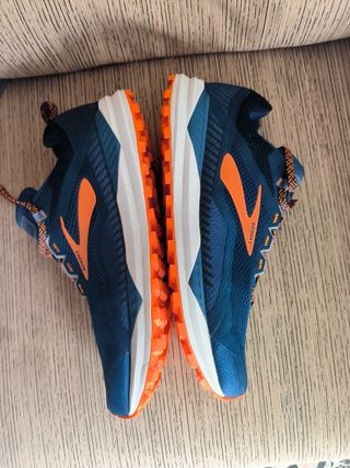 Zapatillas Brooks cascadia 14- Azul y Naranja