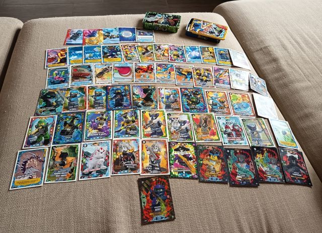 Ninjago: 59 cartas + 2 latas