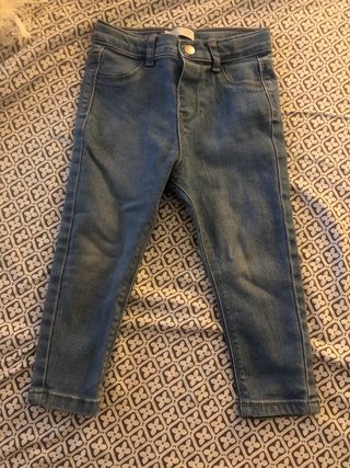 Jeans niña, tiro alto, pitillo