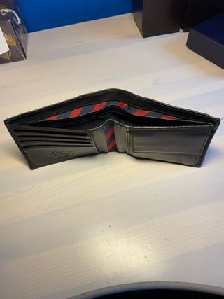 Cartera Tommy Hilfiger negra