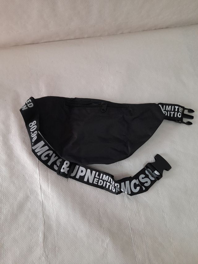 Riñonera negra - Correa ajustable