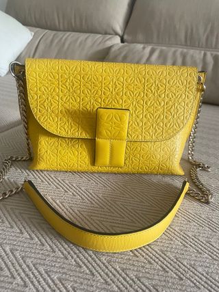 Bolso Loewe amarillo