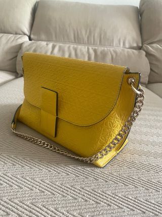 Bolso Loewe amarillo