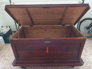 Arca madera antigua