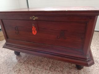 Arca madera antigua