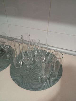 Cristalería: 20 copas y vasos