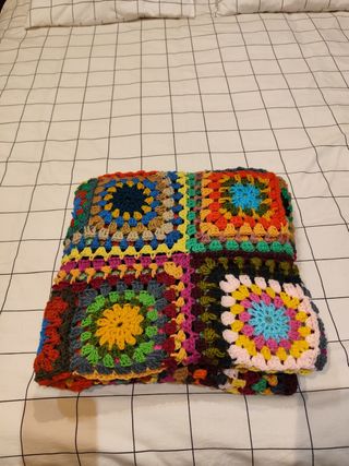 Manta crochet multicolor 150x150cm
