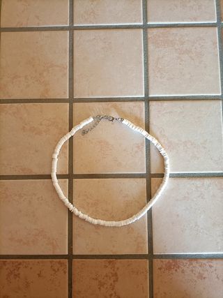 Collana girocollo bianca