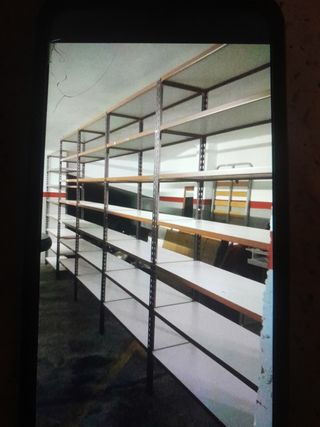 Estanterías Mecalux color marrón