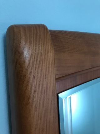 Tocador madera marrón con espejo
