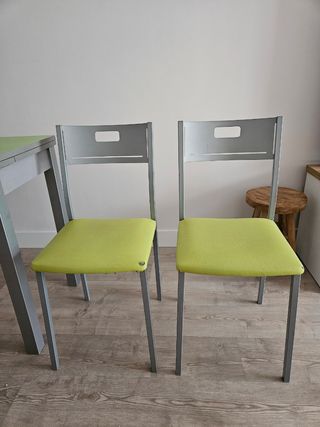 Mesa y 2 sillas cocina- verde