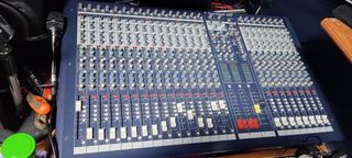 Mixer Soundcraft LX7 24
