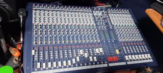 Mixer Soundcraft LX7 24