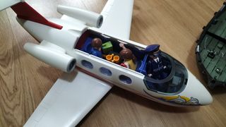 Playmobil pirata, barco, fortaleza y avión 
