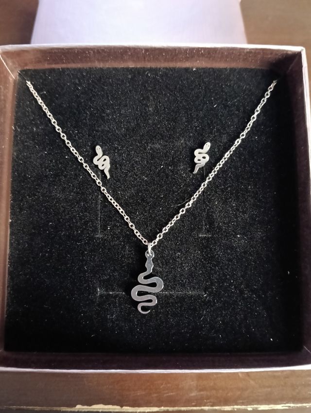 Collar y pendientes regalo