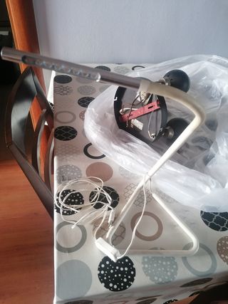4 lámparas 1 techo y 3 sobremesa