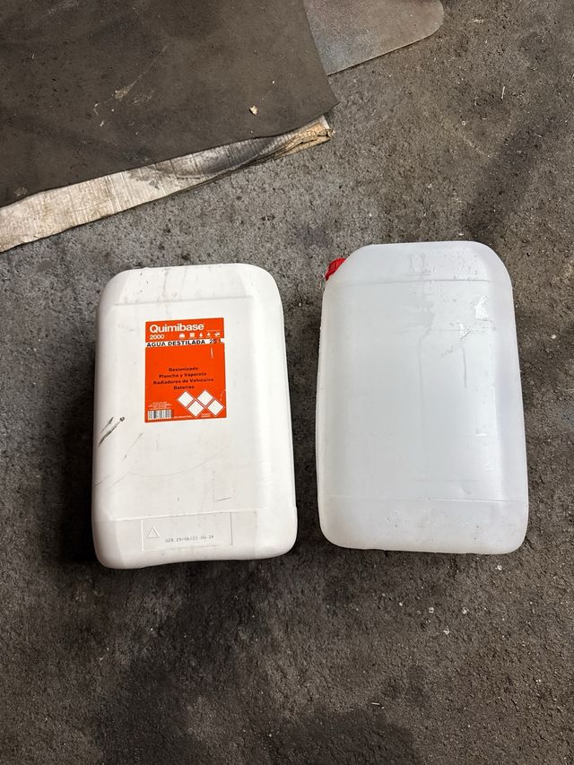 2 bottiglie 25L - Plastica