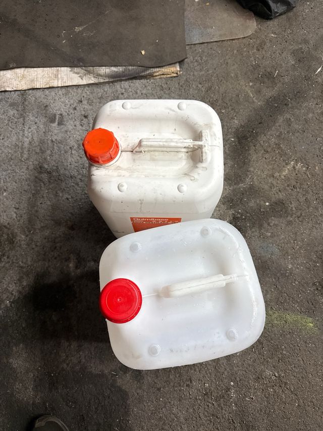 2 bottiglie 25L - Plastica