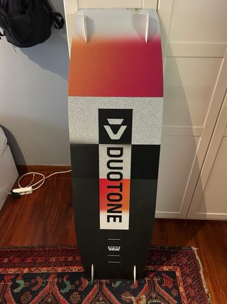 Tabla Kitesurf Duotone Spike 153x46,5,