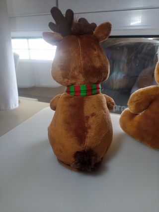 3 Peluches: Reno, Gato y Gato